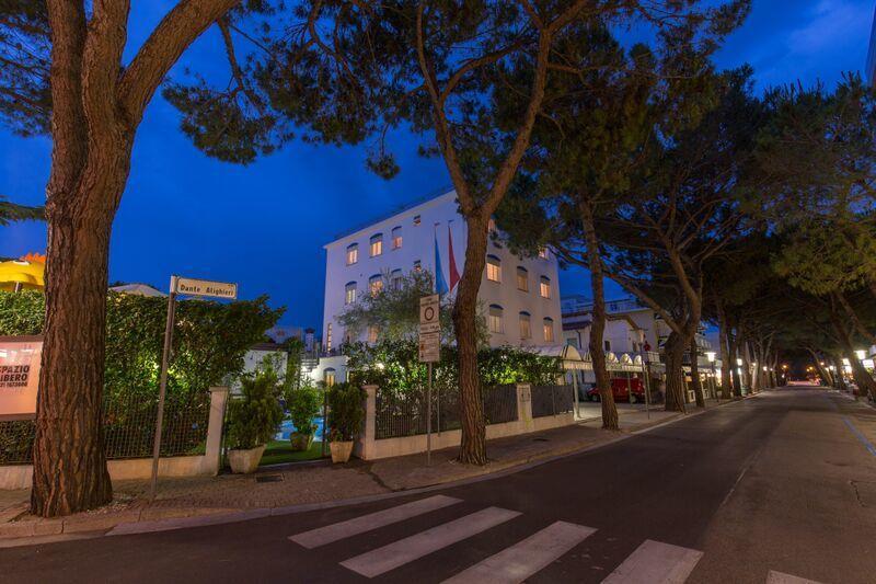 Hotel Manzoni Lido di Jesolo Exterior foto