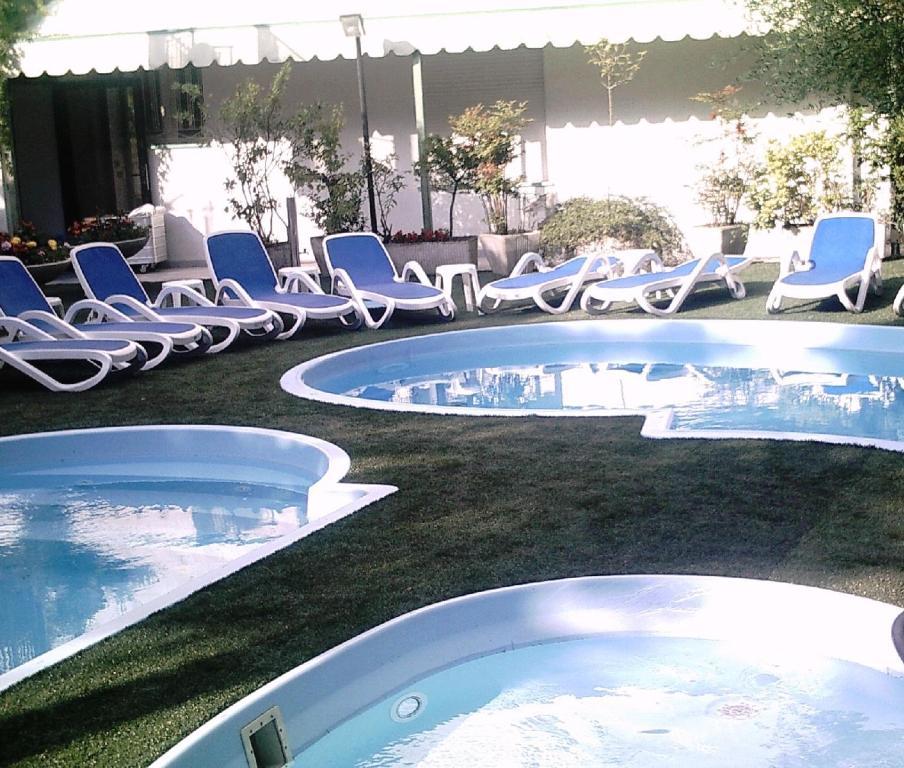 Hotel Manzoni Lido di Jesolo Exterior foto