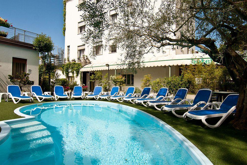 Hotel Manzoni Lido di Jesolo Exterior foto